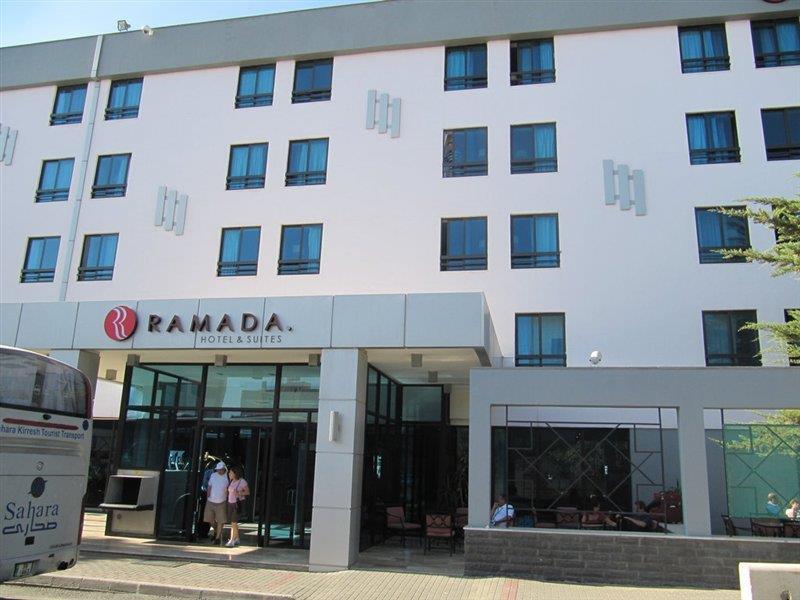 Ramada Hotel & Suites Amman Buitenkant foto